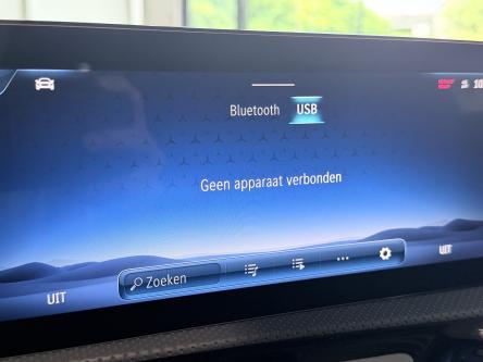 MERCEDES-BENZ CLA 180 Progressive 