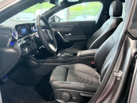 MERCEDES-BENZ CLA 180 Progressive 