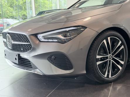 MERCEDES-BENZ CLA 180 Progressive 