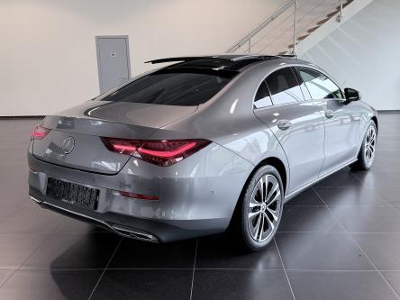 MERCEDES-BENZ CLA 180 Progressive 