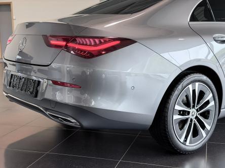 MERCEDES-BENZ CLA 180 Progressive 