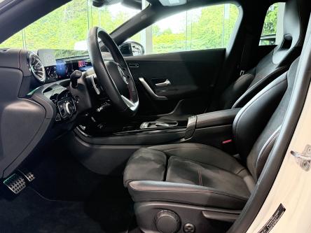 MERCEDES-BENZ CLA 180 AMG 