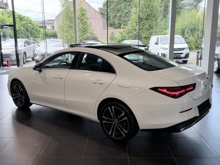 MERCEDES-BENZ CLA 180 Progressive Panorama, Night Pack, Standverwarming, Led, Camera