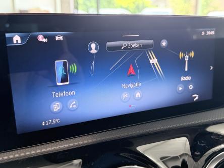 MERCEDES-BENZ CLA 180 Progressive Panorama, Night Pack, Standverwarming, Led, Camera