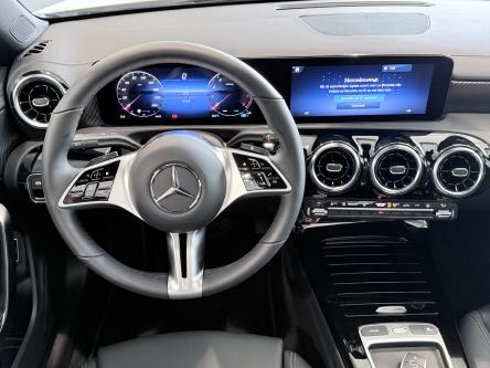MERCEDES-BENZ CLA 180 Progressive Panorama, Night Pack, Standverwarming, Led, Camera