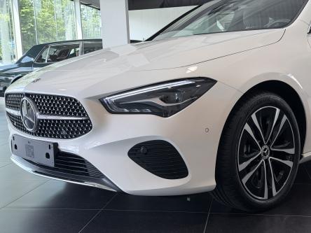 MERCEDES-BENZ CLA 180 Progressive Panorama, Night Pack, Standverwarming, Led, Camera