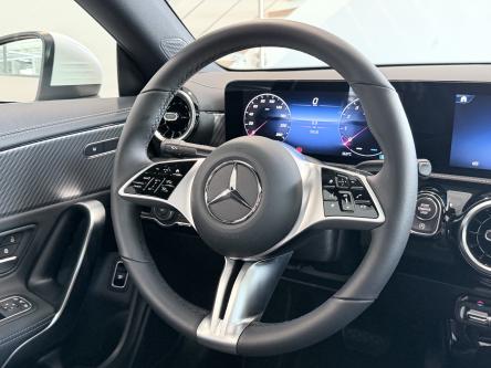 MERCEDES-BENZ CLA 180 Progressive Panorama, Night Pack, Standverwarming, Led, Camera