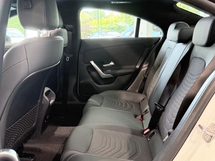 MERCEDES-BENZ CLA 180 Progressive Panorama, Night Pack, Standverwarming, Led, Camera