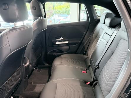 MERCEDES-BENZ EQA 250 + Progressive Panorama, Led, Camera, Mbux, Pdc