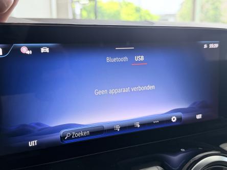 MERCEDES-BENZ EQA 250 + Progressive Panorama, Led, Camera, Mbux, Pdc