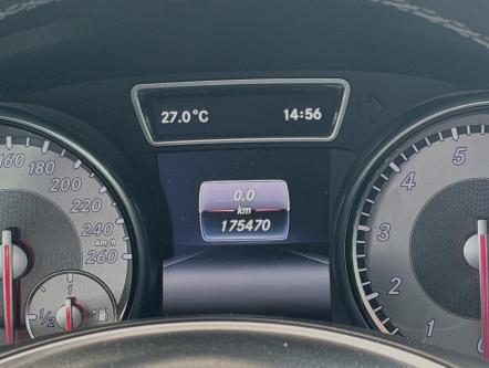 MERCEDES-BENZ CLA 180  