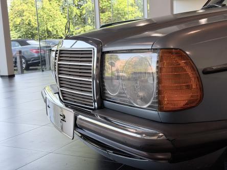 MERCEDES-BENZ 200 W123 200 1e eigenaar 58000KM!