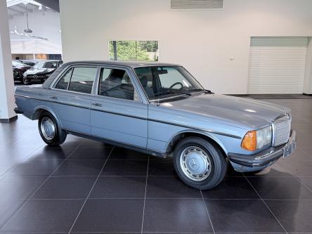 MERCEDES-BENZ 200 W123 200 1e eigenaar 58000KM!