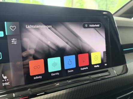 VOLKSWAGEN Golf R 2.0 TSI ACC, Pdc, Achteruitrij Camera, Led