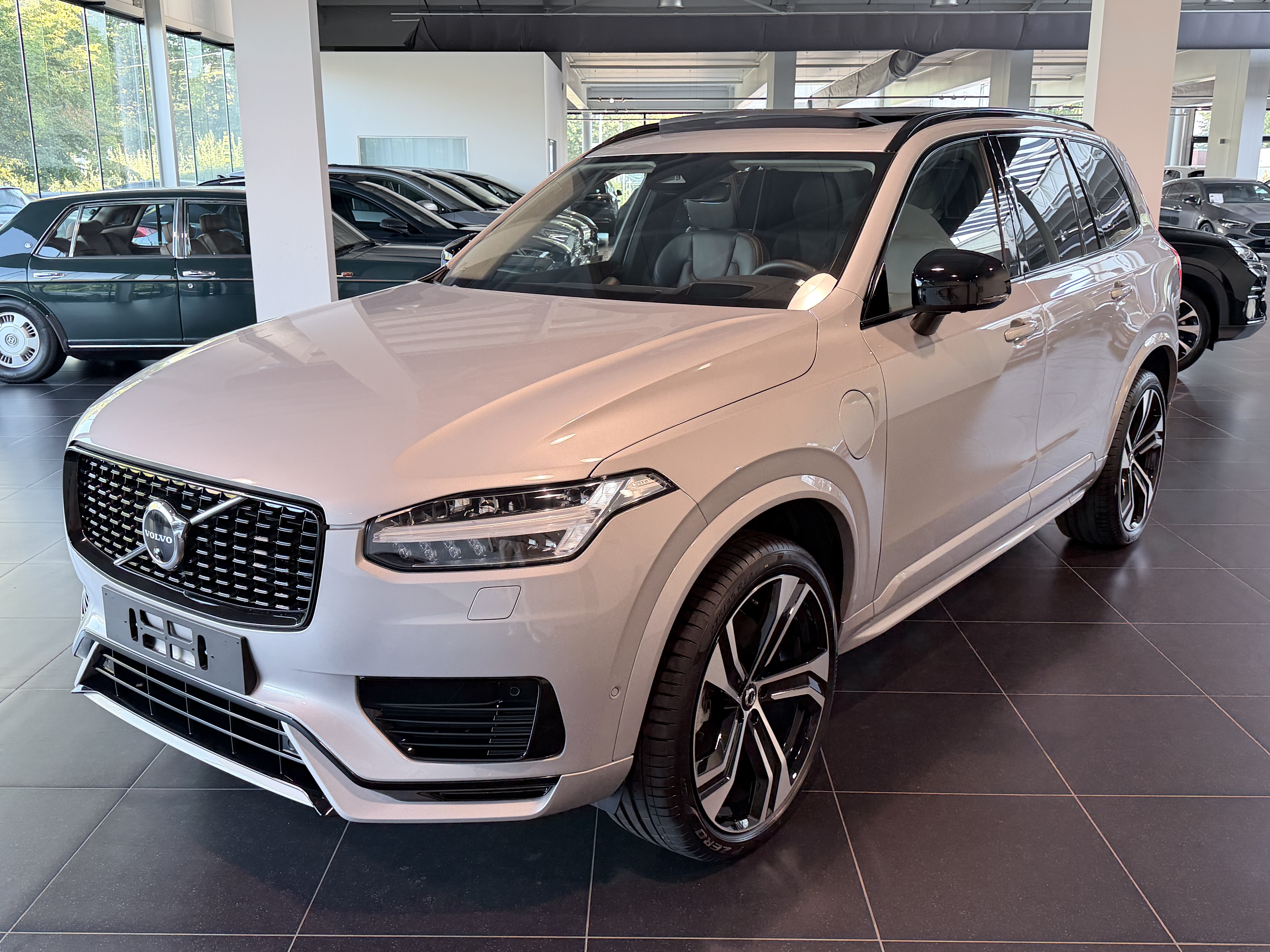 VOLVO XC90 T8 PHEV Ultra Dark Massage Seats, 360 Camera, Bowers Wilkins Sound, Panorama, Head-Up