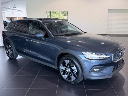 VOLVO V60 2.0 B5 AWD CROSS COUNTRY PLUS Harman Kardon Sound, Panorama, Camera, Full Led