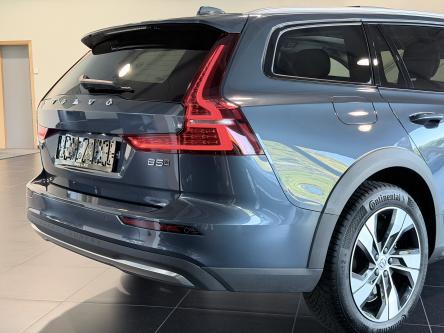 VOLVO V60 2.0 B5 AWD CROSS COUNTRY PLUS Harman Kardon Sound, Panorama, Camera, Full Led