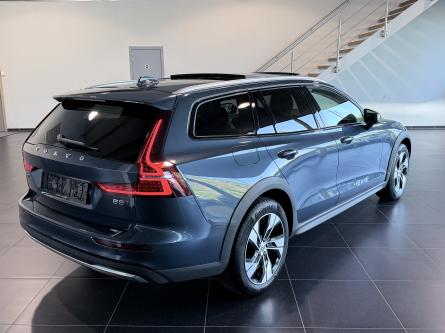 VOLVO V60 2.0 B5 AWD CROSS COUNTRY PLUS Harman Kardon Sound, Panorama, Camera, Full Led