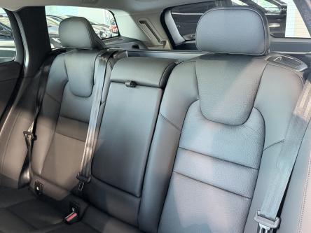 VOLVO V60 B4 Plus Dark Panorama, Head-Up Display, 360 Camera, Harman Kardon Sound