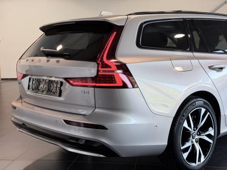 VOLVO V60 B4 Plus Dark Panorama, Head-Up Display, 360 Camera, Harman Kardon Sound