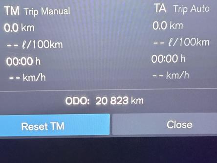 VOLVO V60 B4 Plus Dark Panorama, Head-Up Display, 360 Camera, Harman Kardon Sound