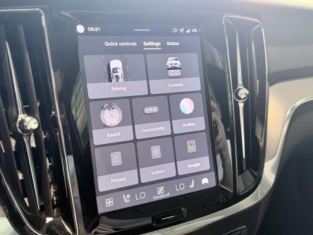 VOLVO V60 B4 Plus Dark Panorama, Head-Up Display, 360 Camera, Harman Kardon Sound