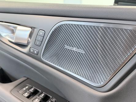 VOLVO V60 B4 Plus Dark Panorama, Head-Up Display, 360 Camera, Harman Kardon Sound