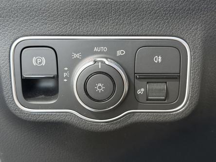 MERCEDES-BENZ EQA 250 + AMG Night Pack, 360 Camera, 20 Inch Alu, Advanced Sound, Led High Performance