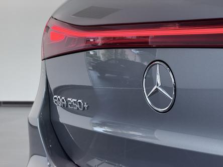 MERCEDES-BENZ EQA 250 + AMG Night Pack, 360 Camera, 20 Inch Alu, Advanced Sound, Led High Performance