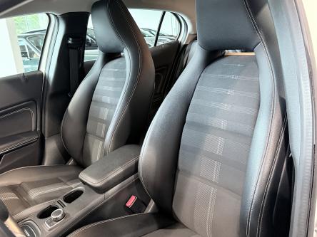 MERCEDES-BENZ GLA 180 Urban Trekhaak, Only 46000 km !!