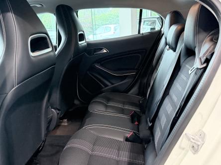MERCEDES-BENZ GLA 180 Urban Trekhaak, Only 46000 km !!