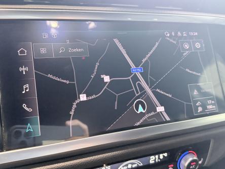AUDI Q3  S-line / LED / A.camera