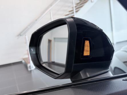 AUDI Q3  S-line / LED / A.camera