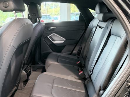 AUDI Q3  S-line / LED / A.camera