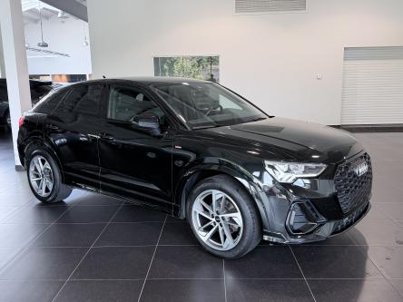 AUDI Q3  S-line / LED / A.camera