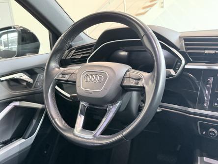 AUDI Q3  S-line / LED / A.camera