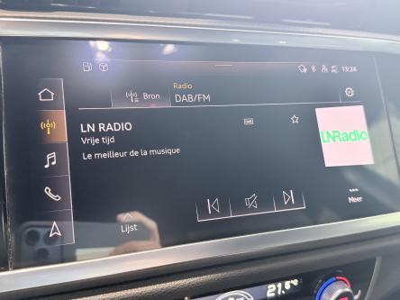AUDI Q3  S-line / LED / A.camera