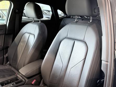 AUDI Q3  S-line / LED / A.camera