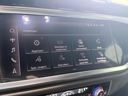 AUDI Q3  S-line / LED / A.camera