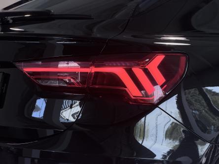 AUDI Q3  S-line / LED / A.camera