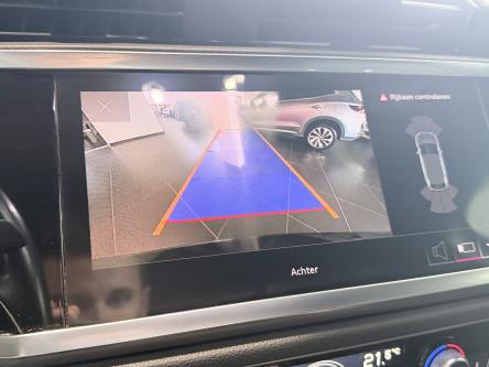 AUDI Q3  S-line / LED / A.camera