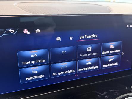 MERCEDES-BENZ EQB 250 250+ AMG PANO / LED High Performance / HUD / Trekhaak