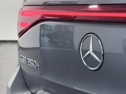 MERCEDES-BENZ EQB 250 250+ AMG PANO / LED High Performance / HUD / Trekhaak