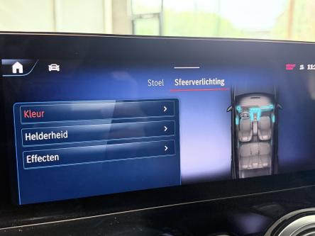 MERCEDES-BENZ EQB 250 250+ AMG PANO / LED High Performance / HUD / Trekhaak