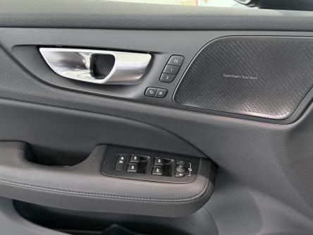 VOLVO V60 B4 Plus Dark 