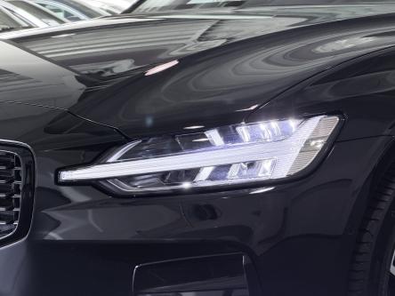 VOLVO V60 B4 Plus Dark 