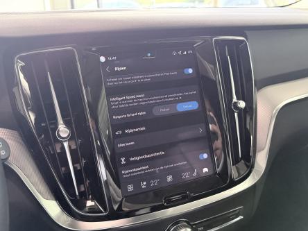VOLVO V60 B4 Plus Dark 