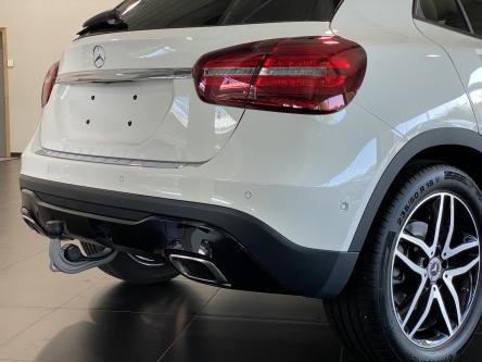 MERCEDES-BENZ GLA 180 Urban Panorama, Night Pack, Trekhaak, Achteruitrij Camera