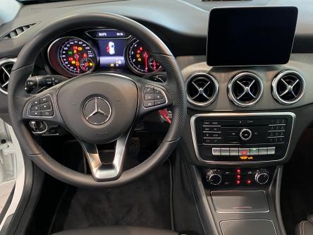 MERCEDES-BENZ GLA 180 Urban Panorama, Night Pack, Trekhaak, Achteruitrij Camera
