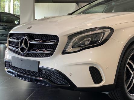 MERCEDES-BENZ GLA 180 Urban Panorama, Night Pack, Trekhaak, Achteruitrij Camera